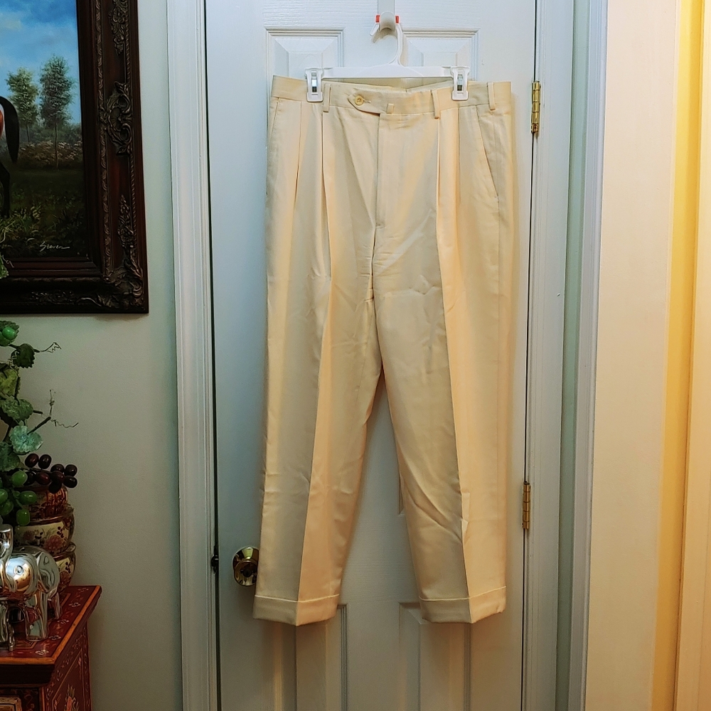 Keith Moore Cream Trousers in size 34R - Picture 3 of 6